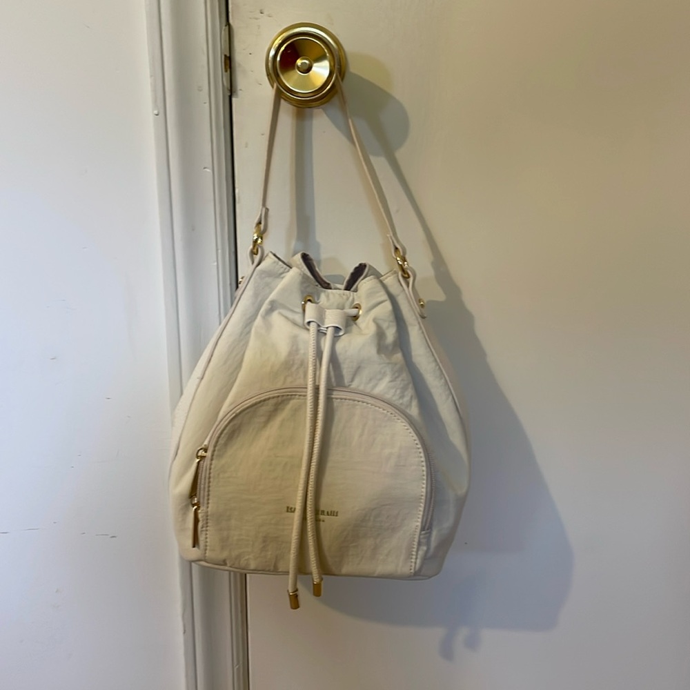 Isaac Mizrahi Crossbody Bucket bag